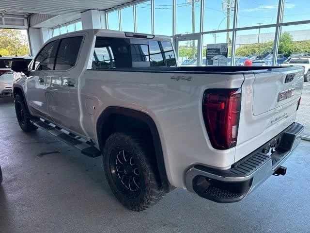 Used 2023 White Frost Tricoat GMC SLT image 11
