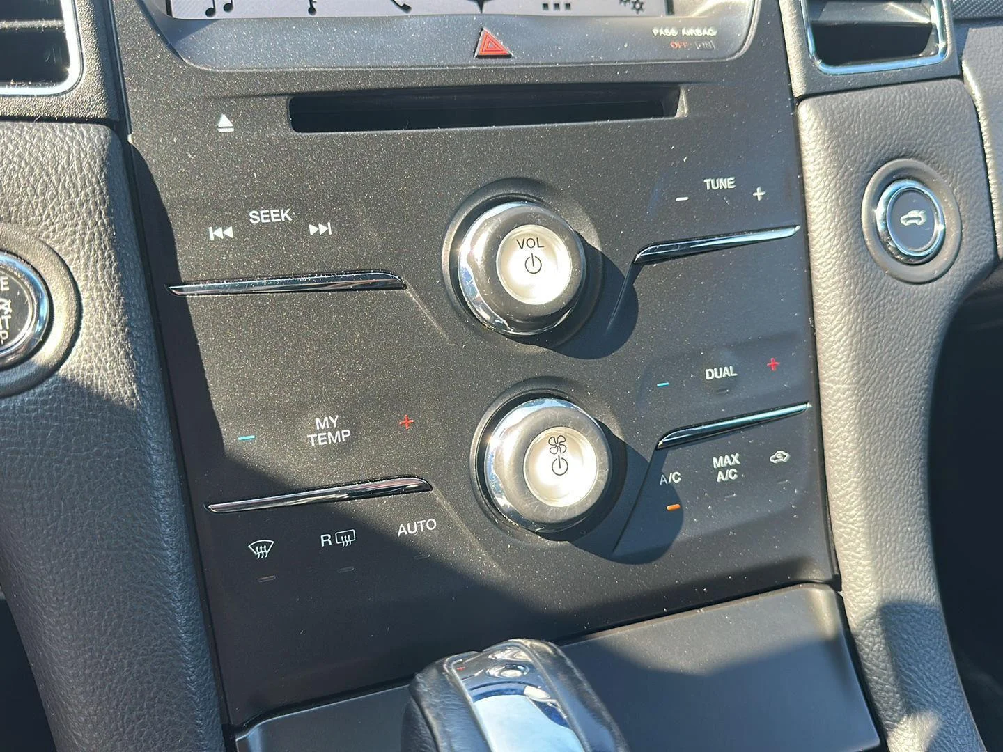 Used 2016 Magnetic FORD SEDAN image 20