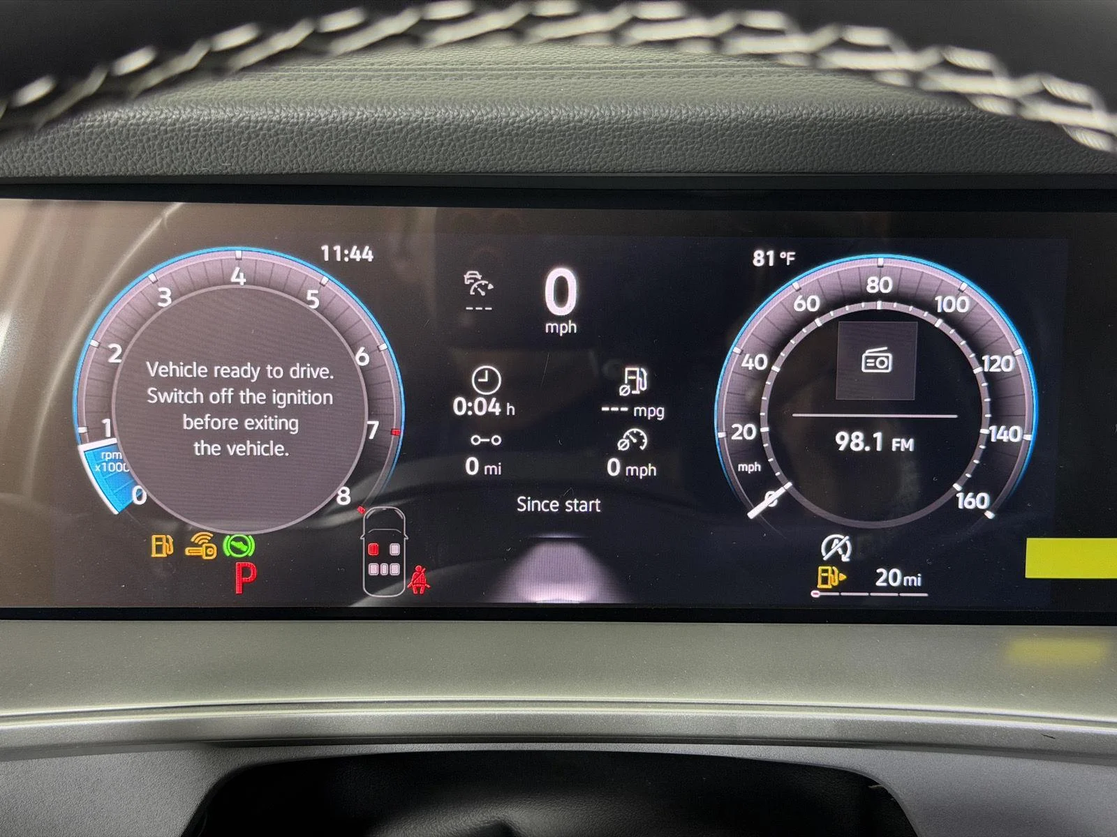 New 2026 Platinum Gray Metallic Volkswagen SE image 28