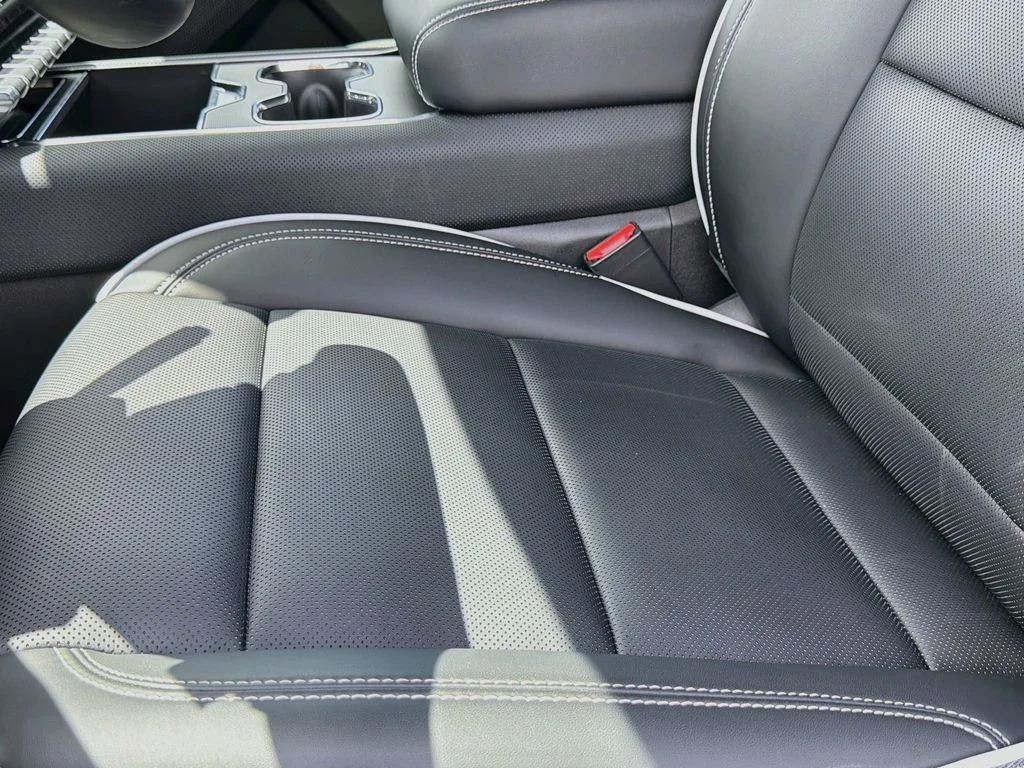 Used 2026 Ocean GMC Elevation image 20