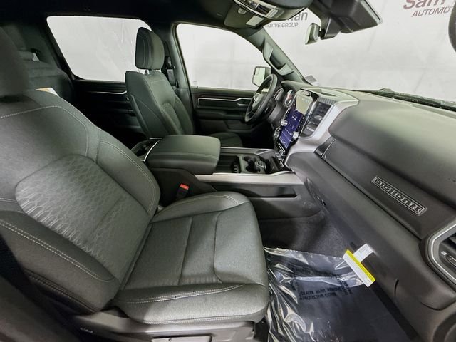 New 2026 Diamond Black Crystal Pearl-Coat Exterior Paint RAM Big Horn/Lone Star image 25