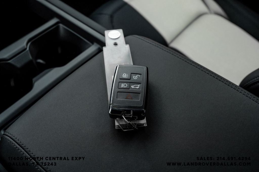 New 2026 Santorini Black Metallic Land Rover S image 57