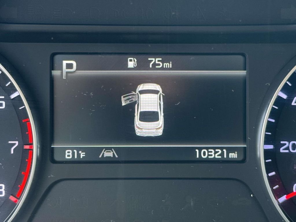Used 2024 White Kia LXS image 23