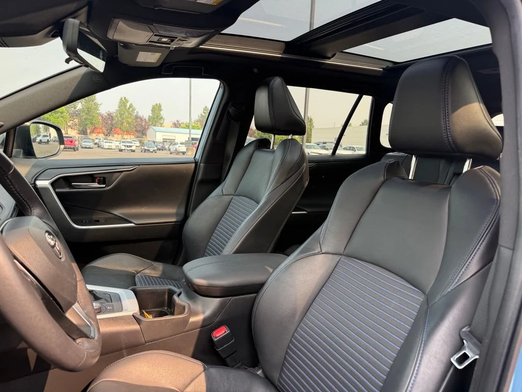 Used 2022 Midnight Black Metallic Toyota XSE image 9