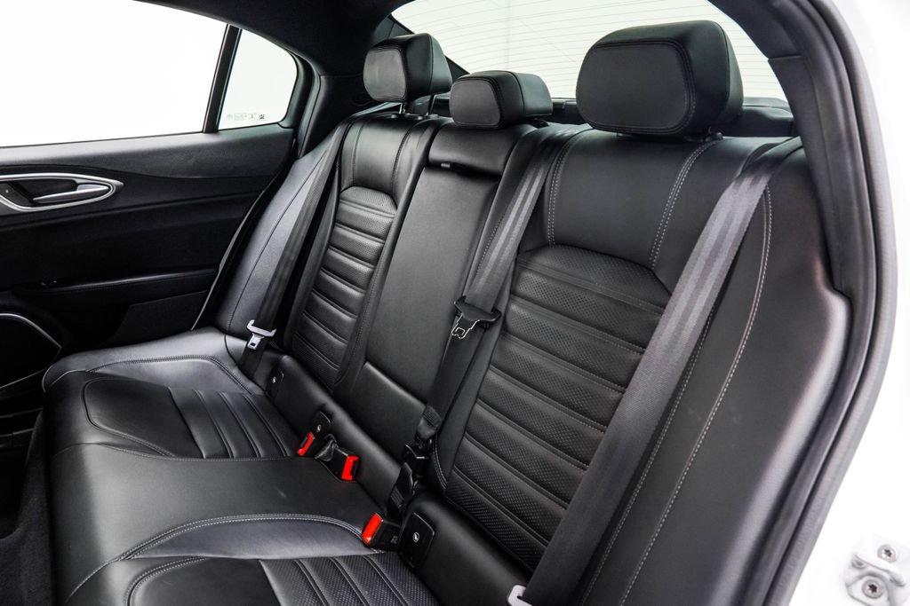 Used 2023 White Alfa Romeo Veloce image 18