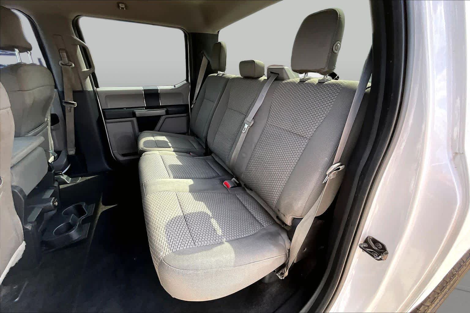 Used 2015 Oxford White Ford XLT image 19