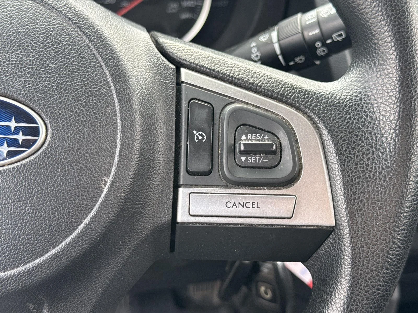 Used 2018 Ice Silver Metallic Subaru 2.5i image 11