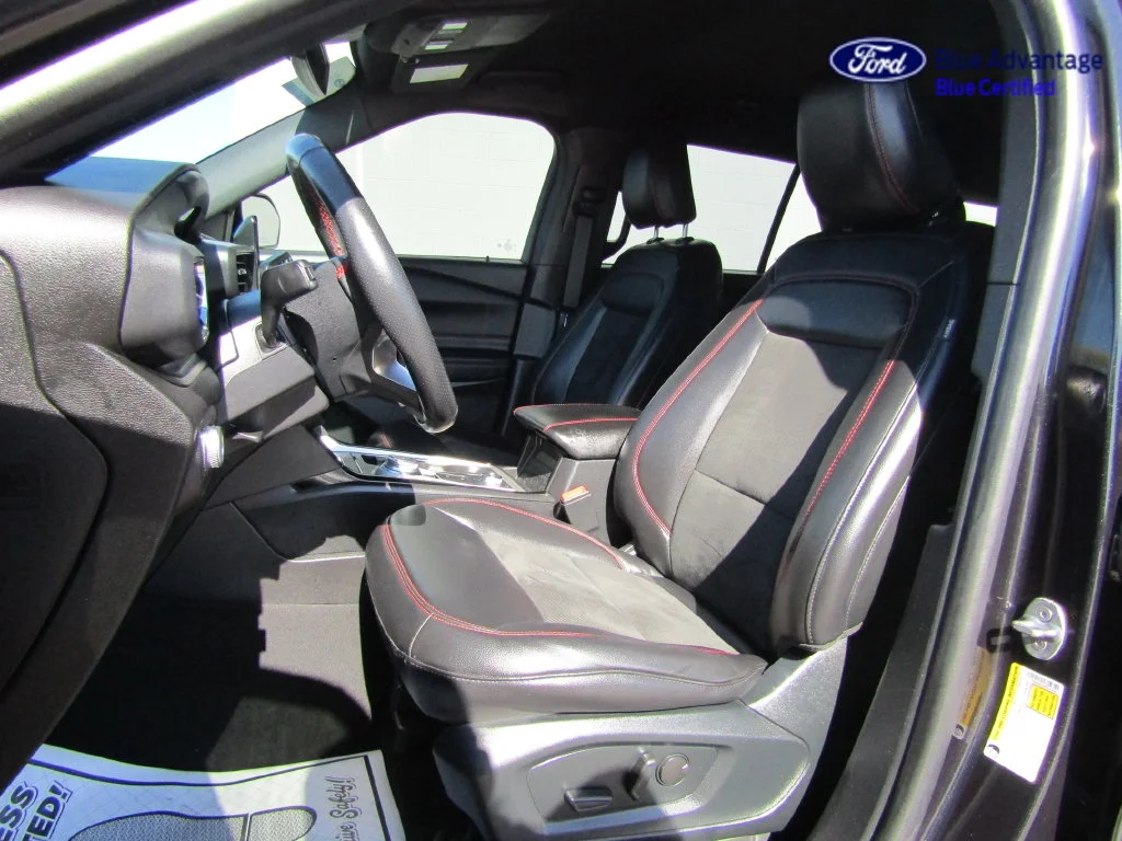Certified Used 2022 Agate Black Metallic Ford ST-Line image 3