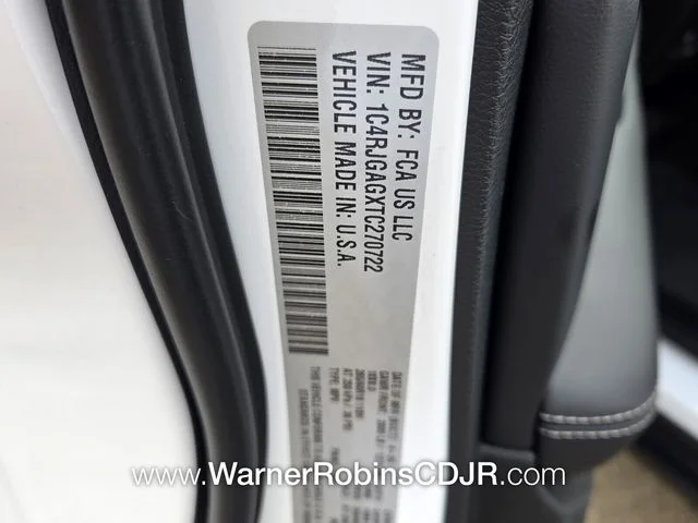 New 2026 Bright White Clear-Coat Exterior Paint Jeep Laredo image 18