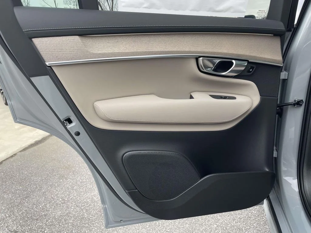 New 2026 Vapour Grey Volvo Plus image 2