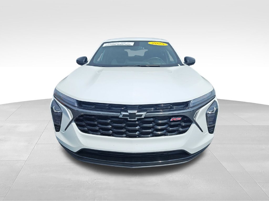 Used 2025 White Chevrolet 1RS image 8