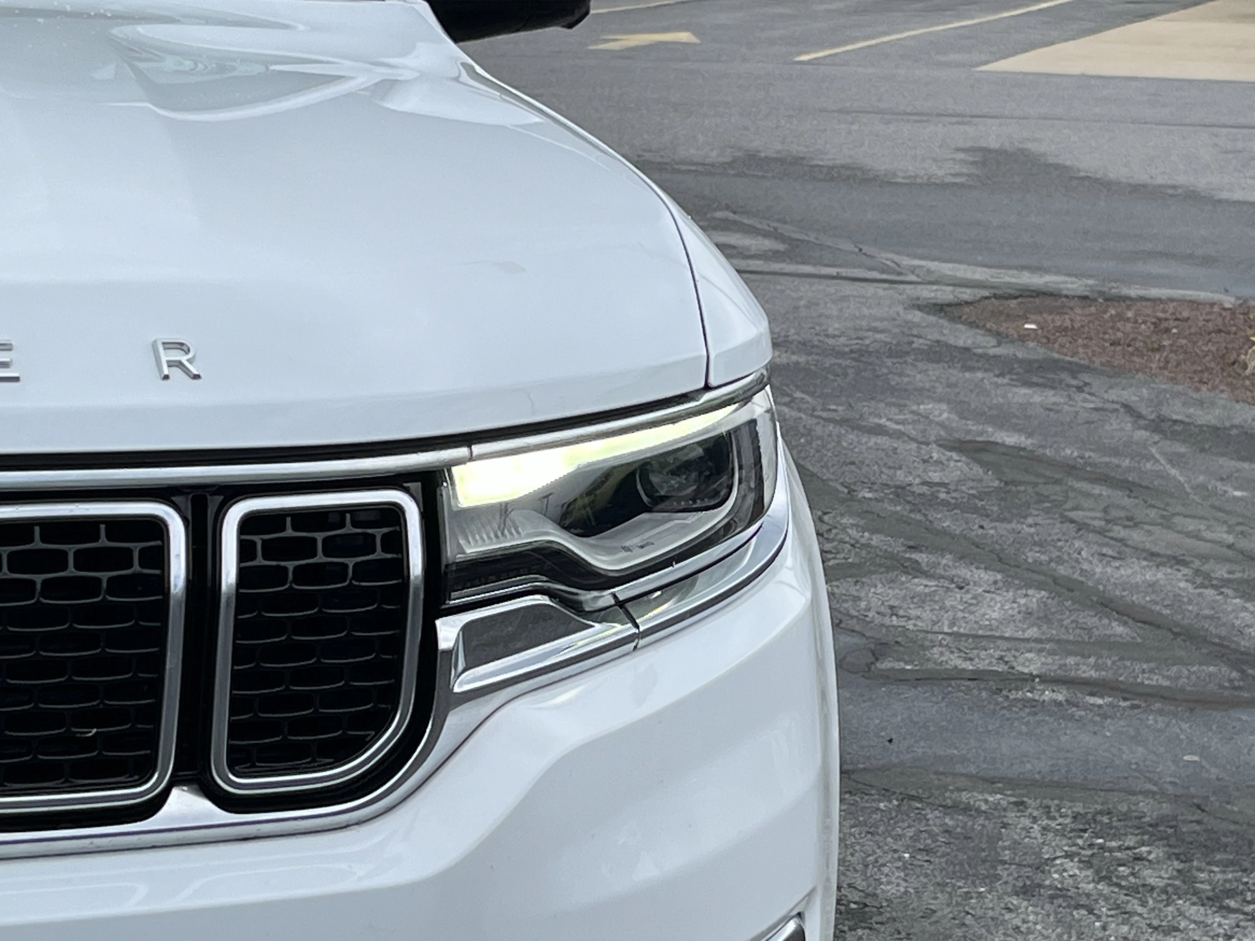 Used 2022 Bright White Clearcoat Jeep Series III image 14