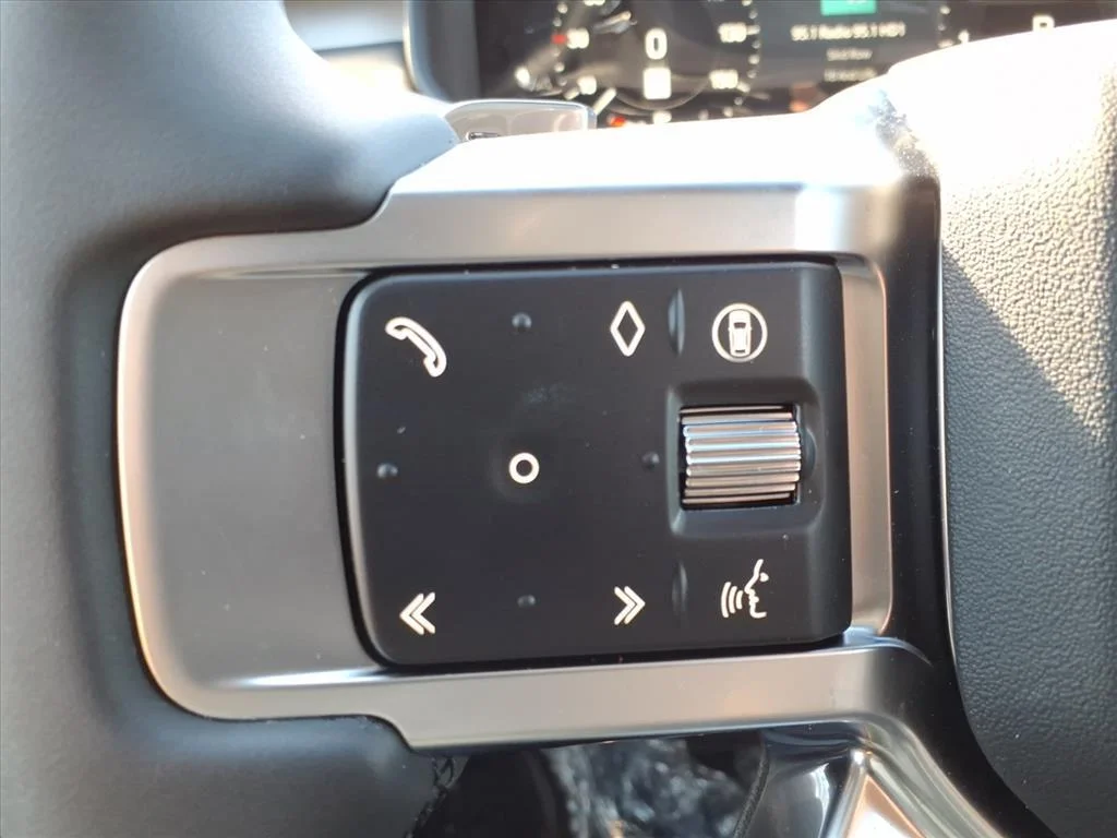 2026 Land Rover Discovery Gemini Edition - Photo 12