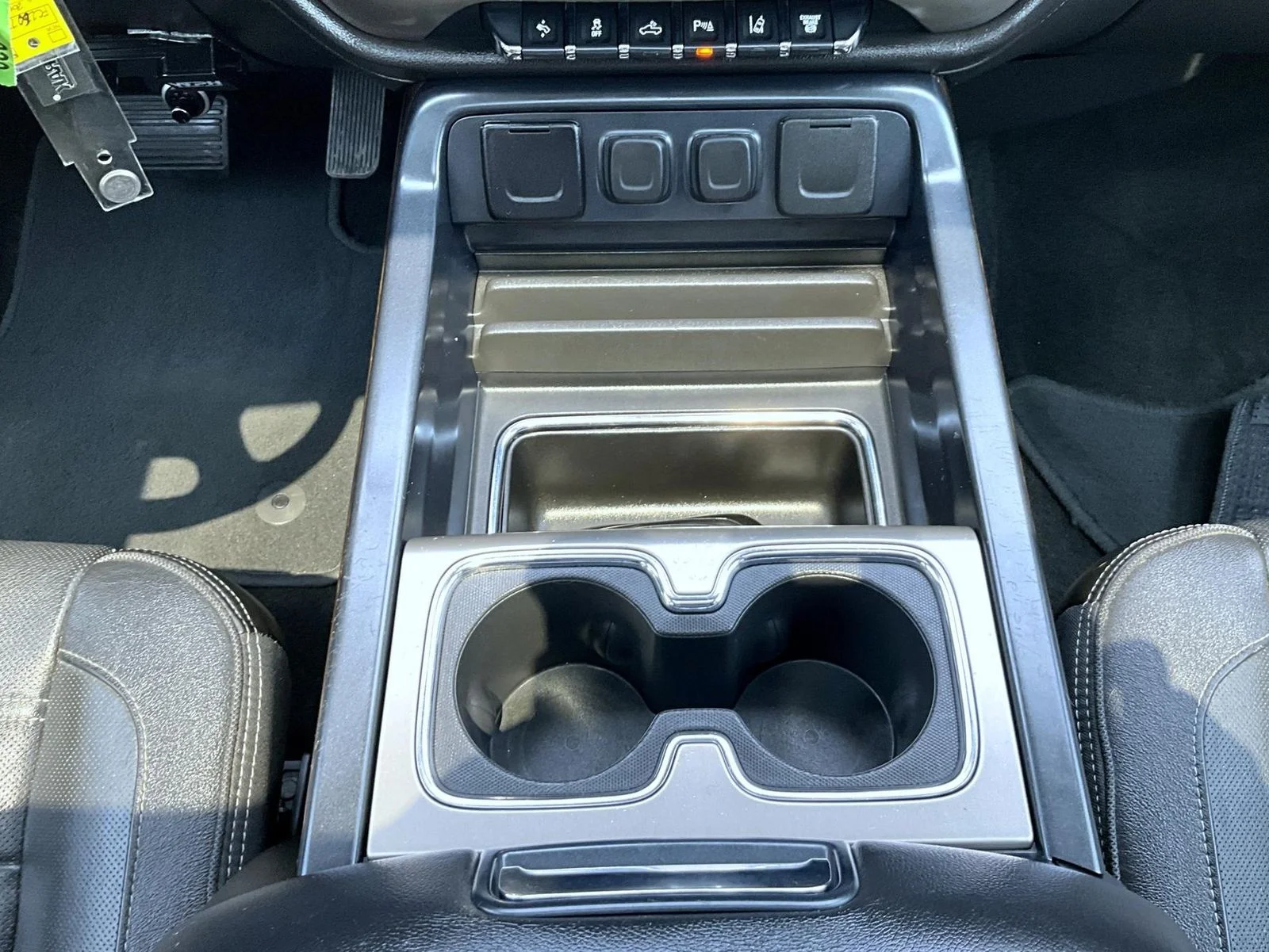 Used 2018 White GMC Denali image 16