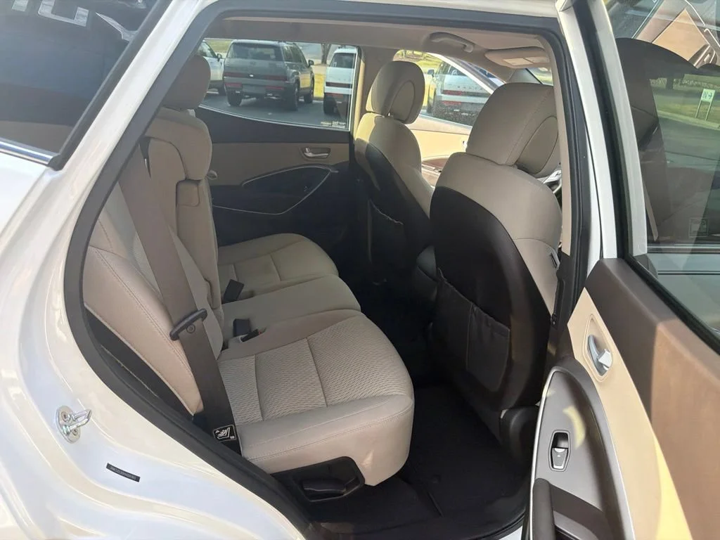 Used 2017 Frost White Pearl Hyundai 2.4L image 16