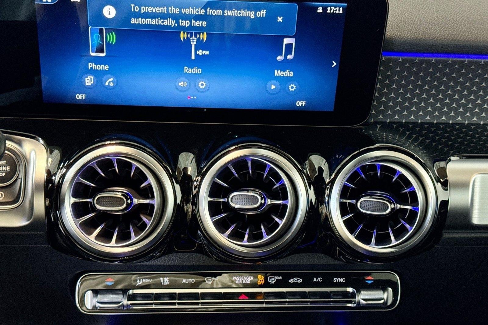 New 2026 Polar White Mercedes-Benz GLB 250 image 12
