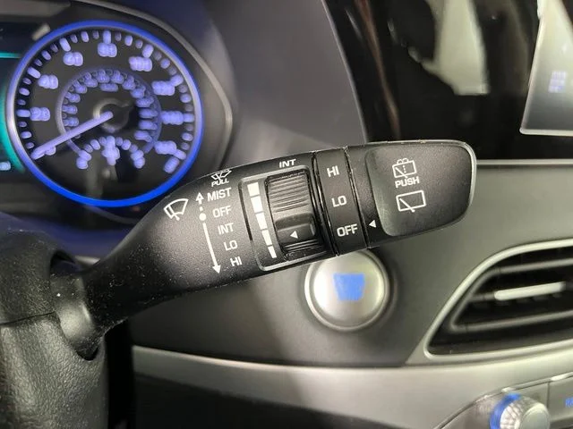 Used 2022 Gray Hyundai SEL image 24