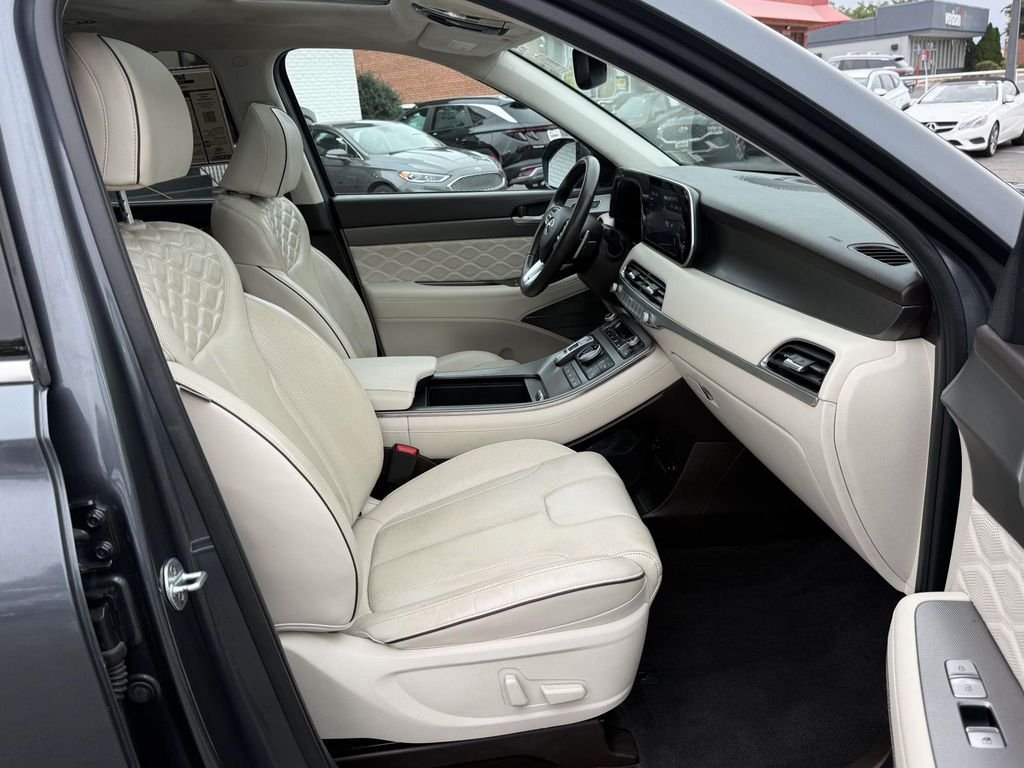 Certified Used 2020 Graphite Hyundai Limited image 16
