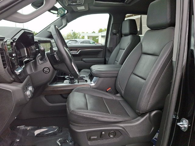 2023 GMC Sierra 1500 SLT - Photo 13
