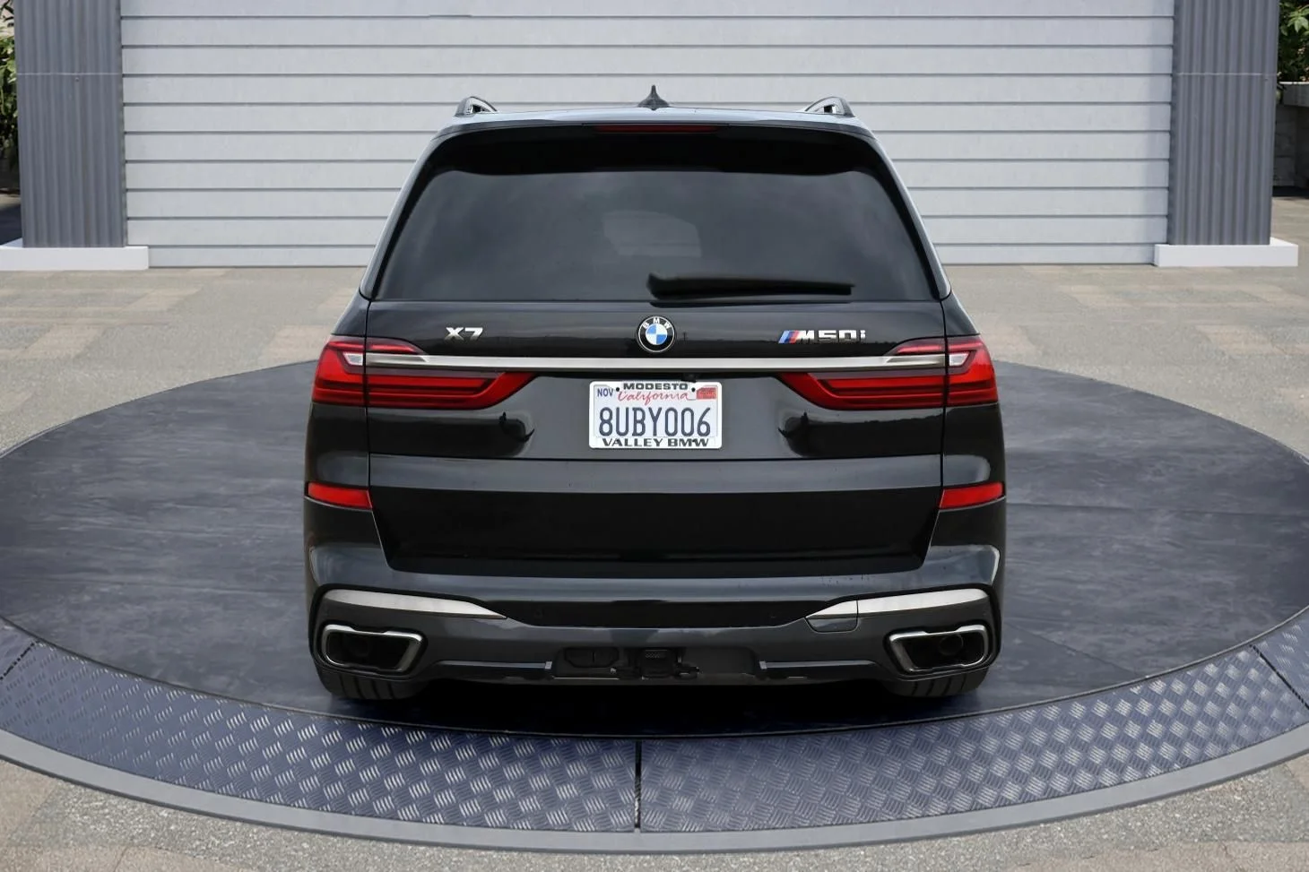 Used 2021 Black Sapphire Metallic BMW M50i image 4