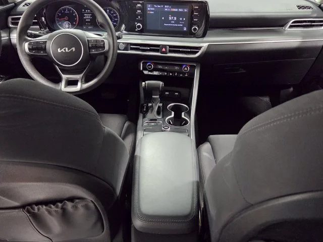 Used 2023 Red Kia LXS image 8
