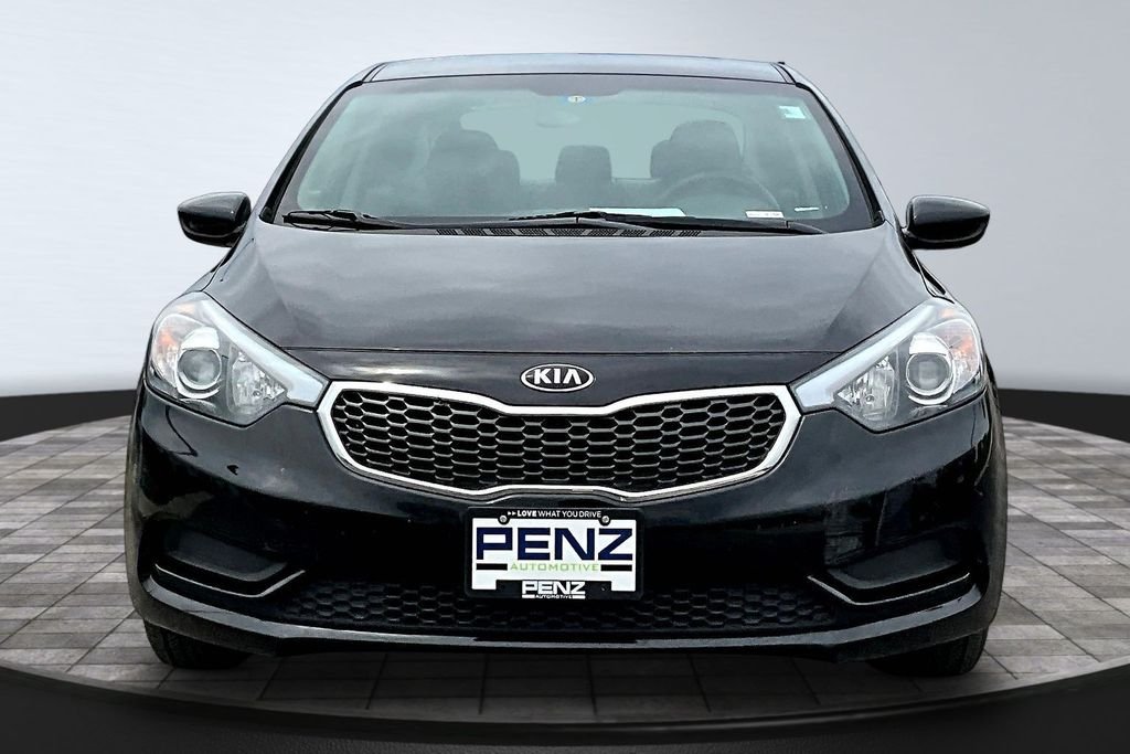 Used 2015 Black Kia LX image 2