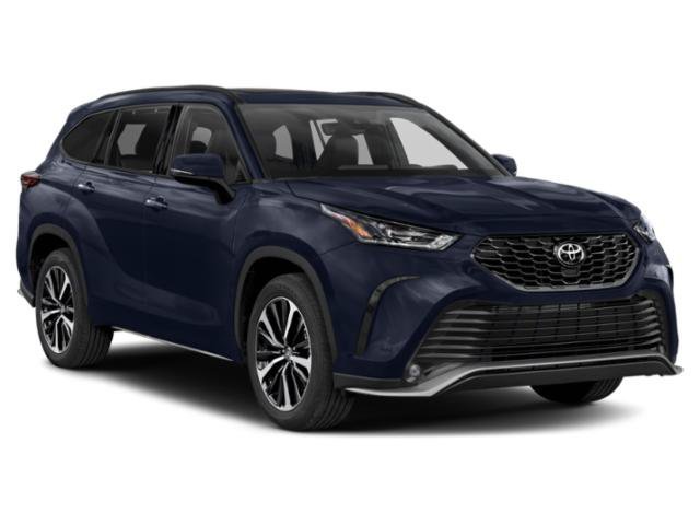 Used 2022 Pearl Toyota XLE image 6
