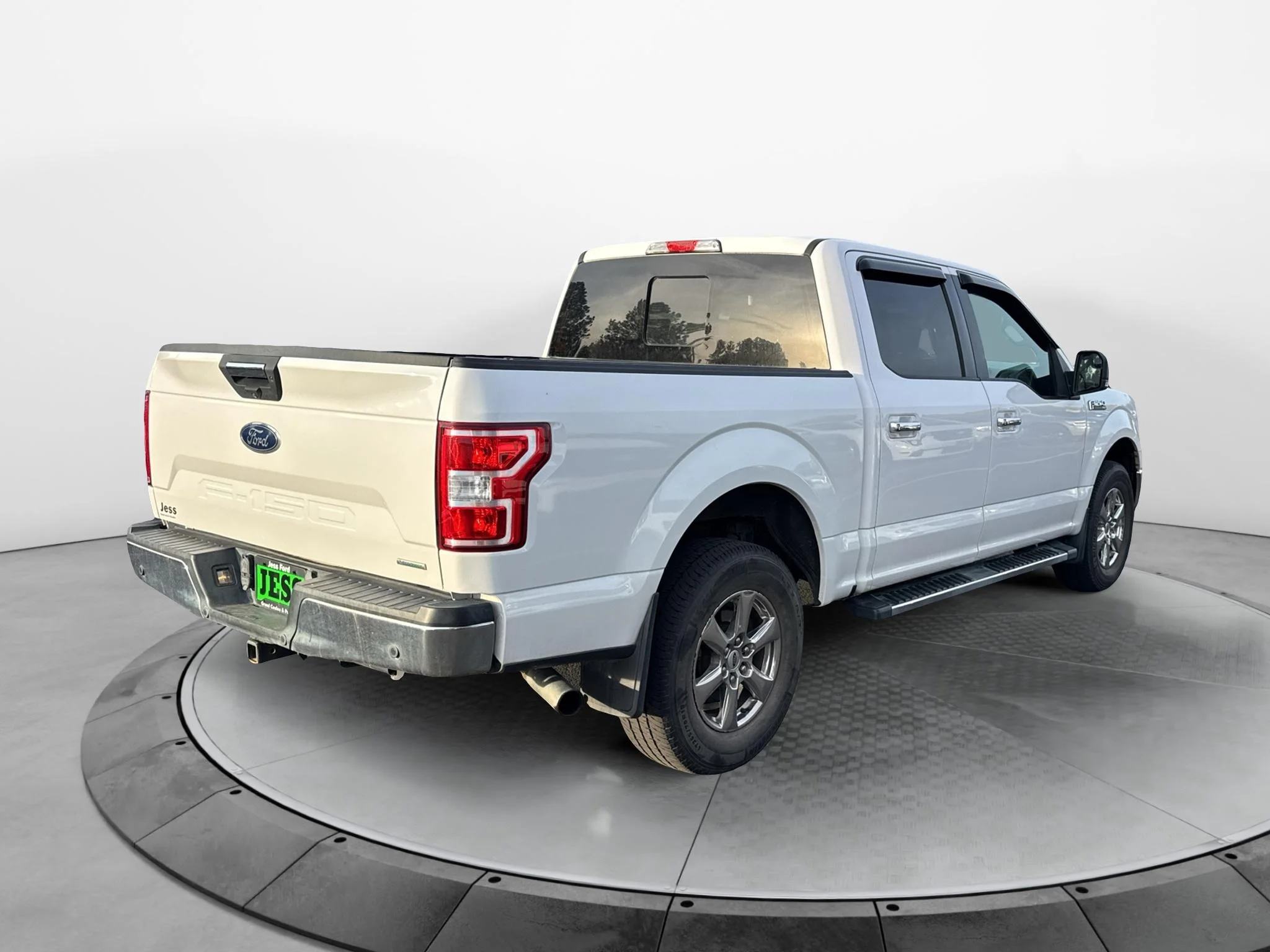 Used 2019 Oxford White Ford XLT image 5