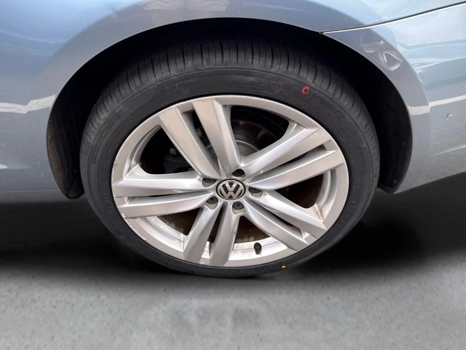 Used 2012 Horizon Blue Metallic Volkswagen Executive image 7