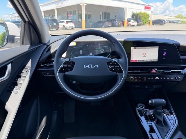 New 2026 Snow White Pearl Kia EX image 22