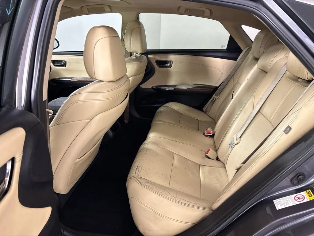Used 2015 Gray Toyota XLE Touring image 25