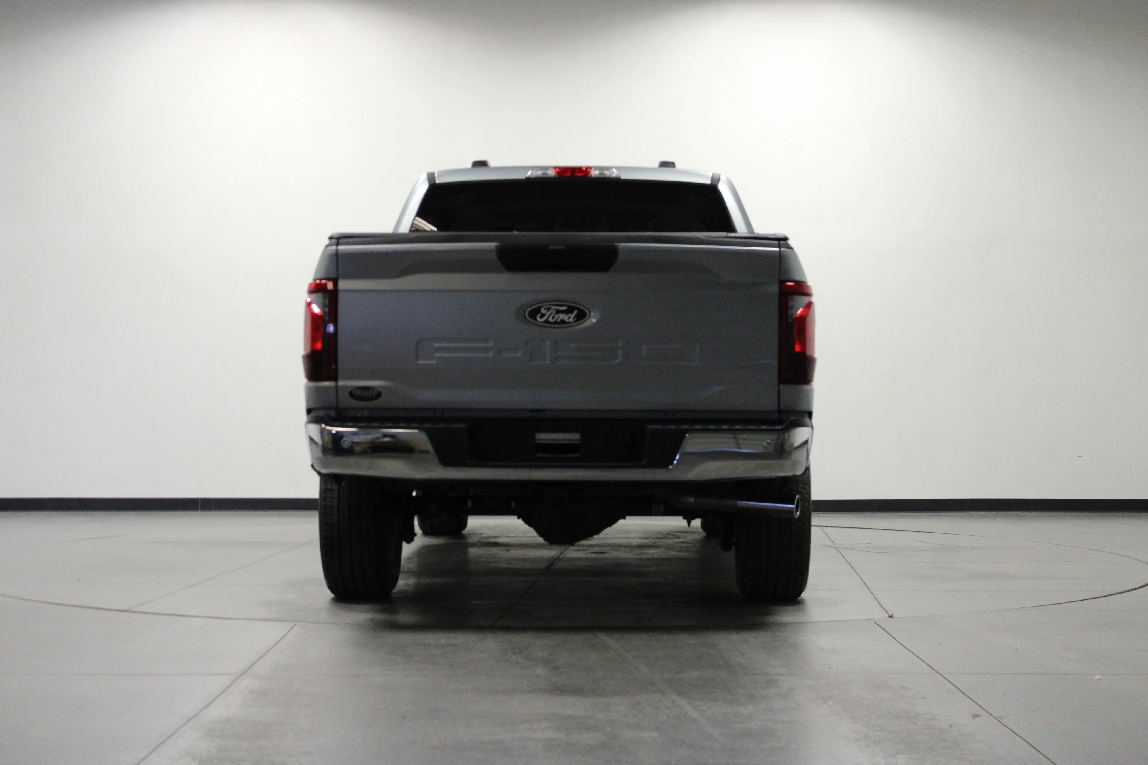 Used 2025 Iconic Silver Metallic Ford XLT image 5
