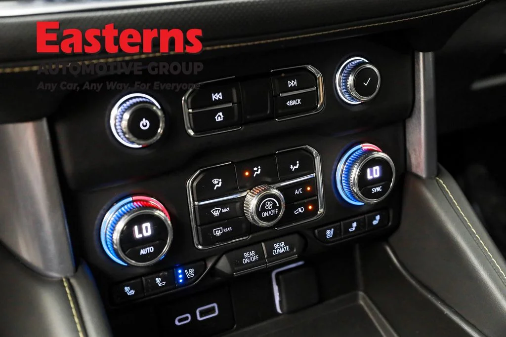 Used 2023 White GMC SLT image 20