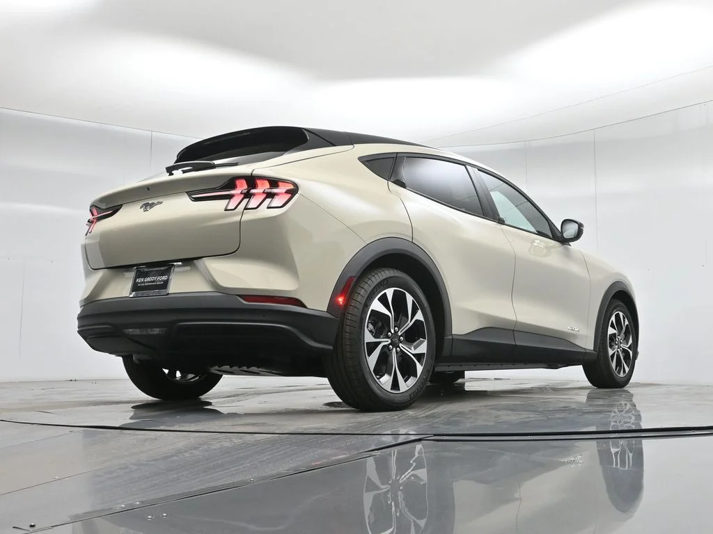 New 2026 Desert Sand Ford Select image 46