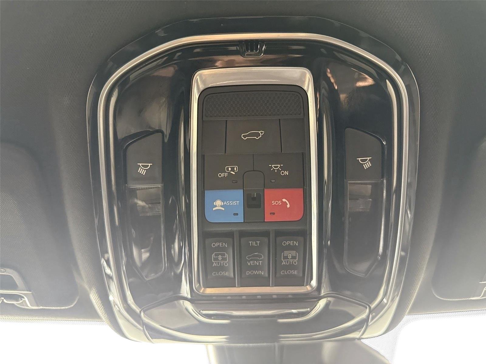 Used 2022 Velvet Red Pearlcoat Jeep Overland image 23