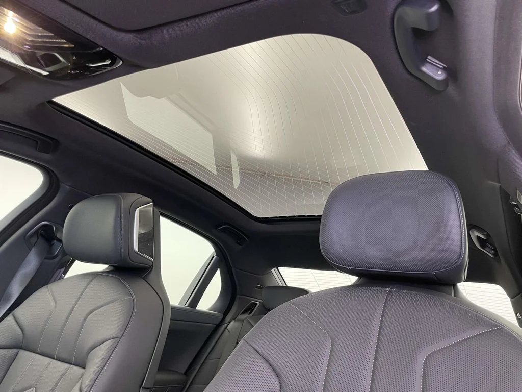 2025 BMW 7 Series 760i - Photo 14