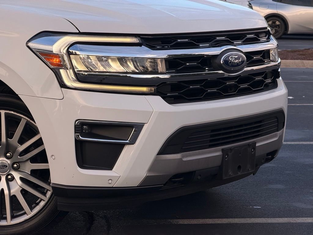 Used 2022 White Ford Limited image 7