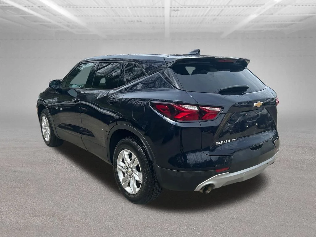 Used 2020 Blue Chevrolet LT image 3