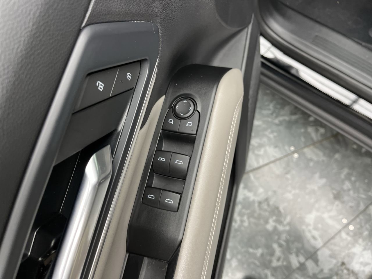 2025 GMC Terrain Elevation - Photo 9
