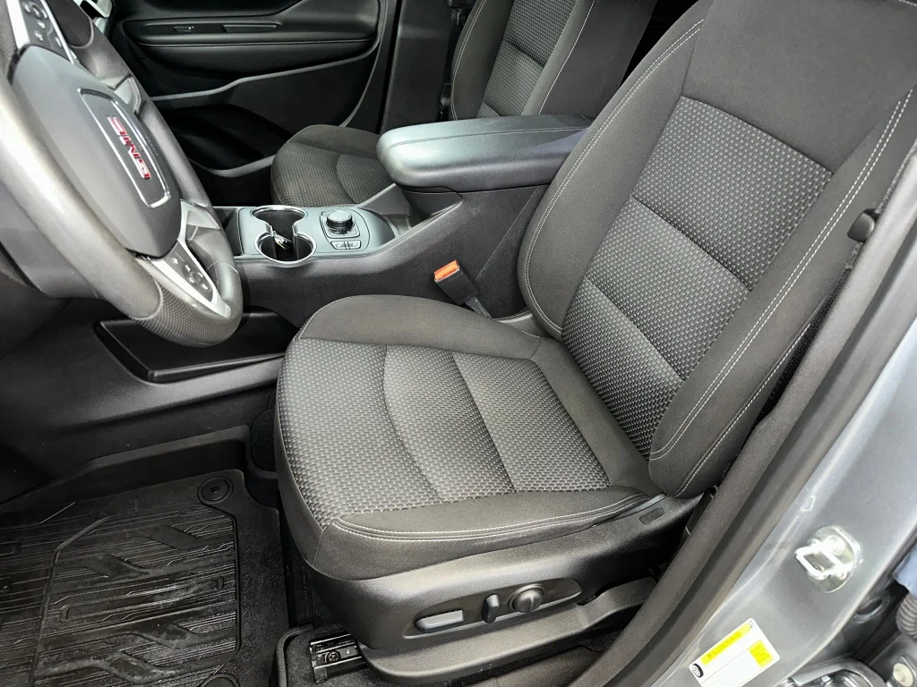 Used 2023 Sterling Metallic GMC SLE image 6