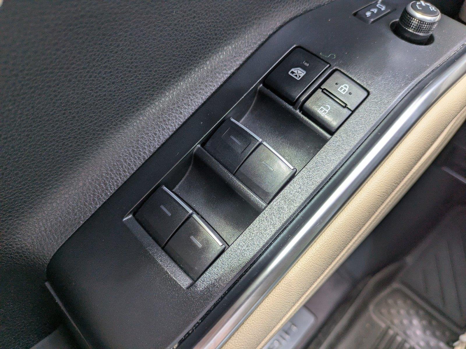 Used 2024 Wind Chill Pearl Toyota Limited image 24