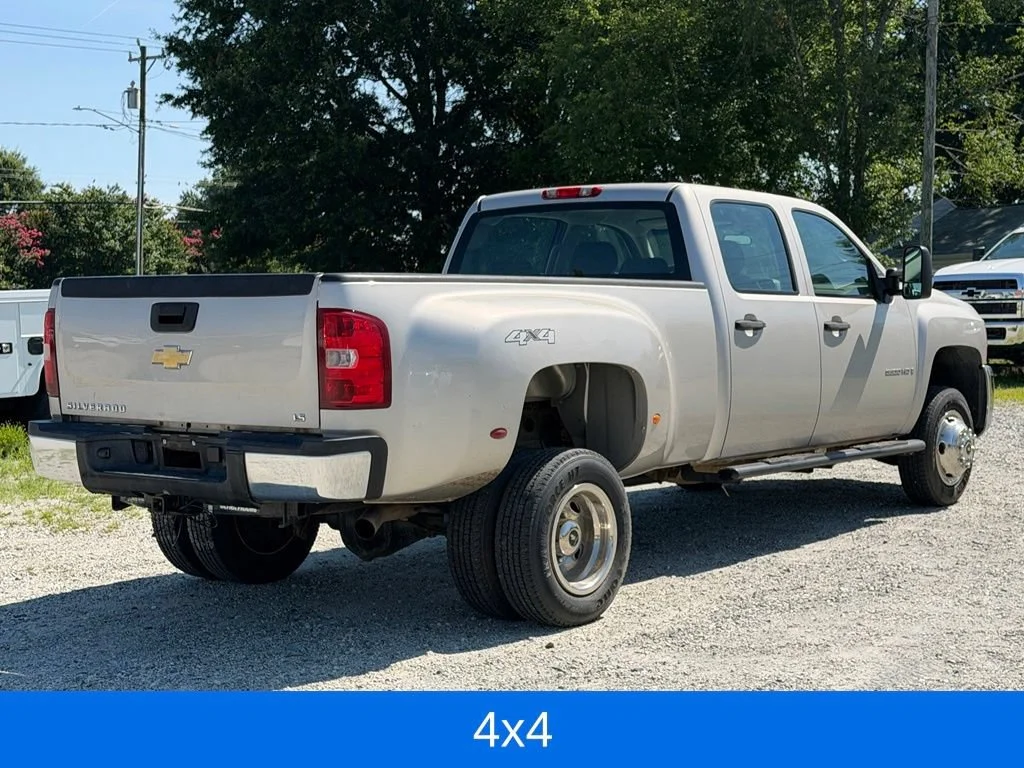 Used 2008 SILVER BIRCH METALLIC Chevrolet DRW Work Truck image 5