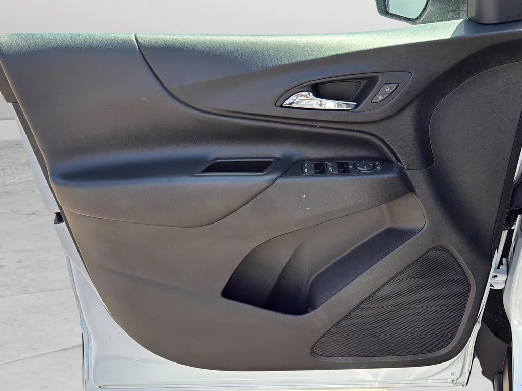 Used 2021 White Chevrolet LT image 11