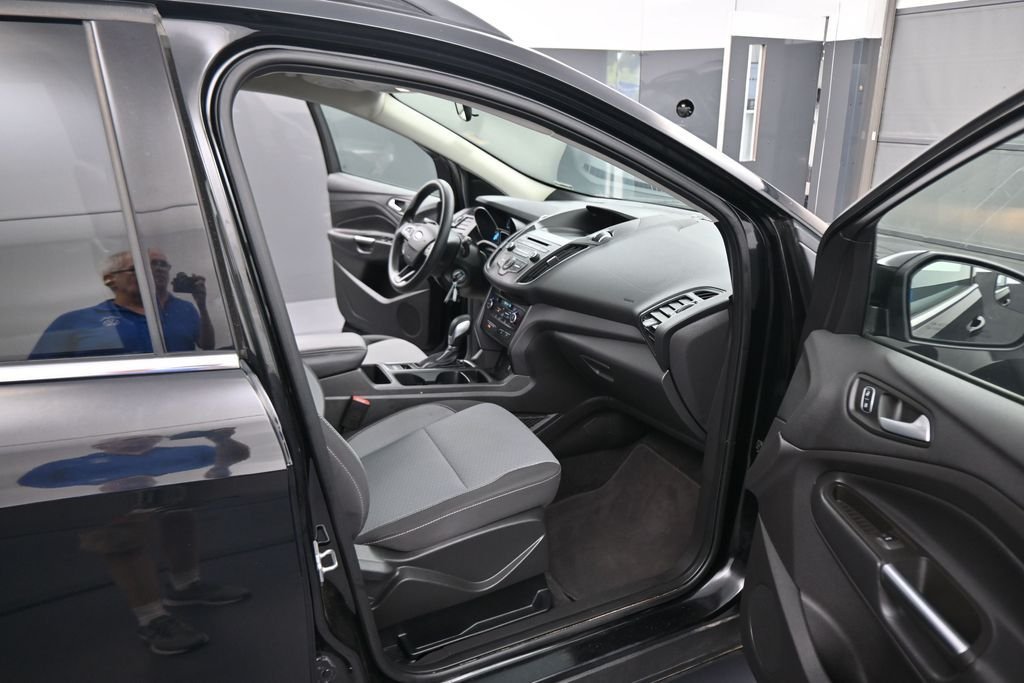 Used 2018 Black Ford SE image 44