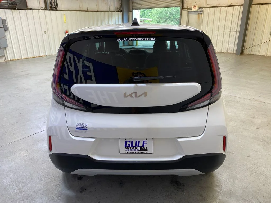 Used 2025 White Kia LX image 7