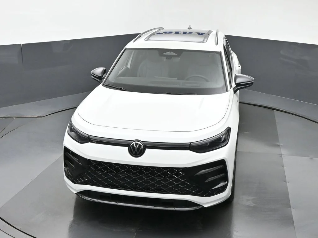 New 2026 Opal White Pearl Volkswagen 2.0T SE R-Line Black image 27