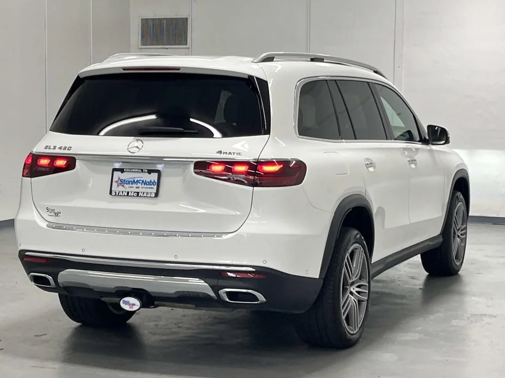 Used 2025 Polar White Mercedes-Benz 450 4MATIC® AWD 3.0L 1 Owner image 8