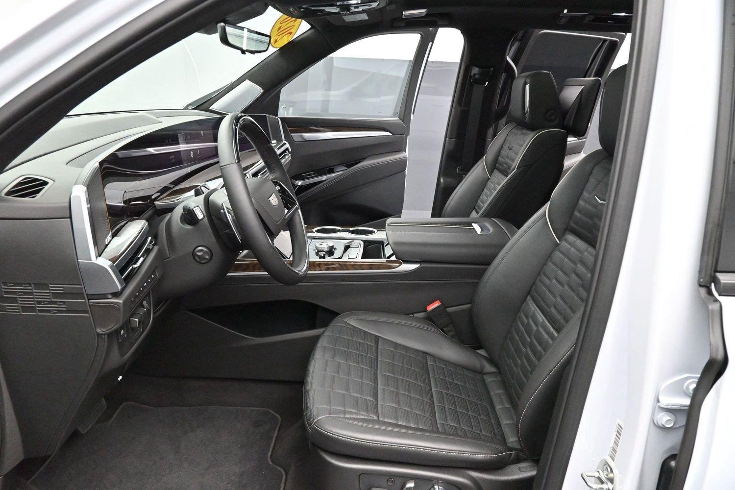 Used 2026 Vibrant White Tricoat Cadillac Platinum Sport image 12