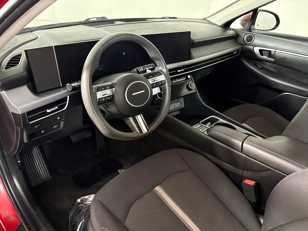 Used 2025 Red Hyundai SEL image 20