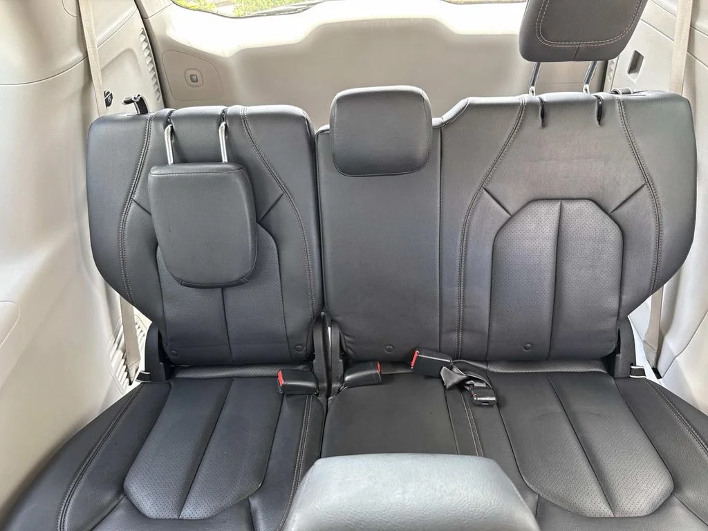 Used 2018 White Chrysler Touring L image 18